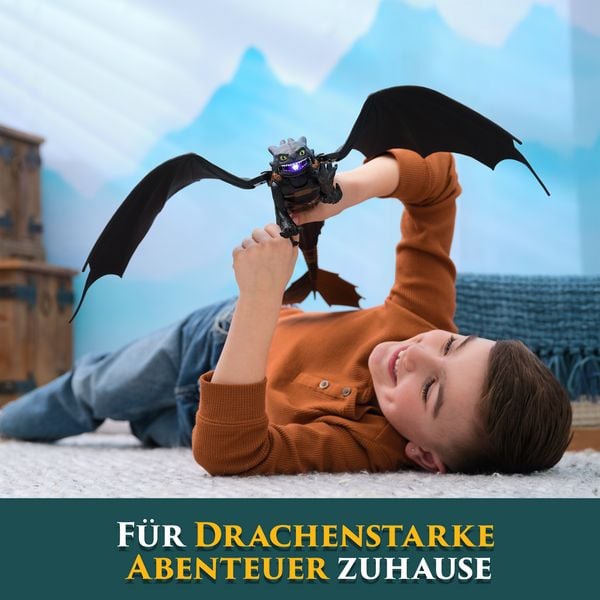 Produktbild: Drachenz&auml;hmen leicht gemacht - Plasma Blast Ohnezahn, 51cm lange Drachenfigur mit Licht- und Soundeffekten