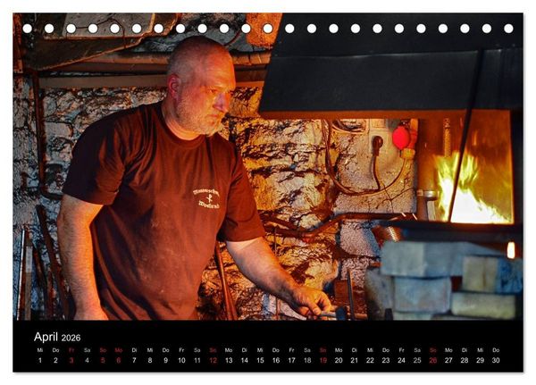 Produktbild: Alte Handwerkskunst Messerschmied (Tischkalender 2026 DIN A5 quer), CALVENDO Monatskalender