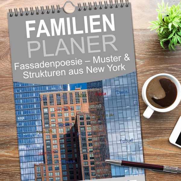 Produktbild: Familienplaner 2026 - Fassadenpoesie &ndash; Muster & Strukturen aus New York mit 5 Spalten (Wandkalender, 21 x 45 cm) CALVENDO