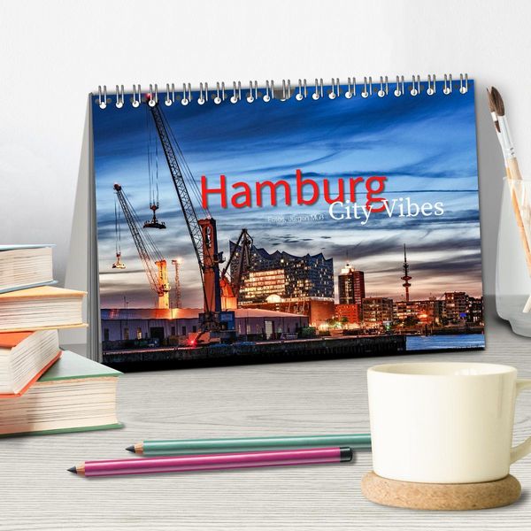Produktbild: Hamburg City Vibes (Tischkalender 2026 DIN A5 quer), CALVENDO Monatskalender