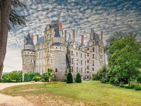 Produktbild: CALVENDO Puzzle Ch&acirc;teau de Brissac. Ein Motiv aus dem Kalender Ch&acirc;teaux. Im Tal der Loire | 1000 Teile Lege-Gr&ouml;&szlig;e 64x48cm Foto-Puzzle f&uuml;r gl&uuml;ckliche Stunden