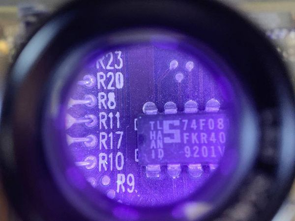 Produktbild: Ideal Tek LE.003UV.ITU 10X Lupe mit mm-Skala, 8 UV LED Handlupe mit LED-Beleuchtung Vergr&ouml;&szlig;erungsfaktor: 10 x Linsengr&ouml;&szlig;e: (&Oslash;) 30 mm Schwarz