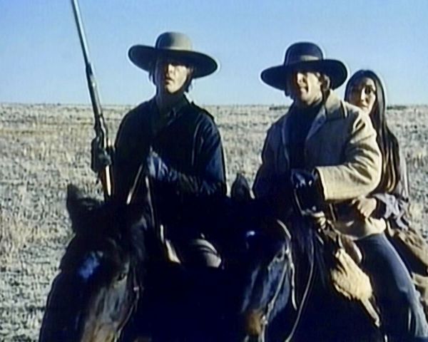 Produktbild: Der lange Treck (The Chisholms) - Remastered Edition / Die komplette 16-teilige Kult-Westernserie (Pidax Western-Klassiker) [3 DVDs]