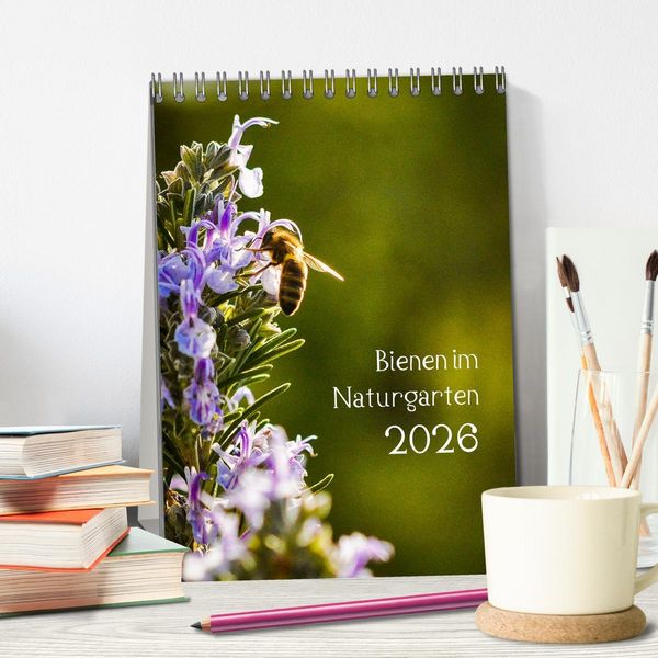 Produktbild: Bienen im Naturgarten (Tischkalender 2026 DIN A5 hoch), CALVENDO Monatskalender