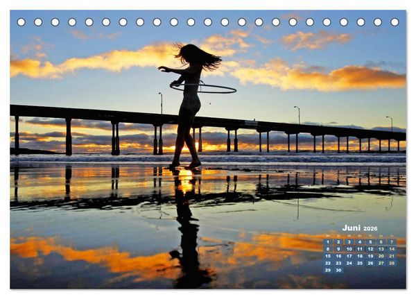 Produktbild: Hula-Hoop: Spa&szlig;, Sport und Fitness mit Hula Hoop Reifen (Tischkalender 2026 DIN A5 quer), CALVENDO Monatskalender
