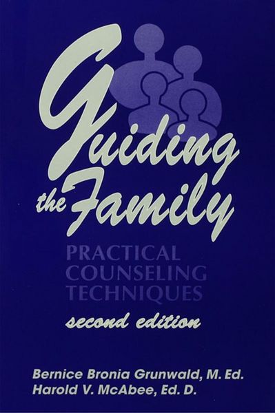 Produktbild: Guiding The Family