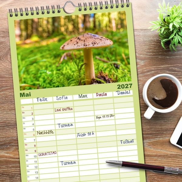 Produktbild: Familienplaner 2027 - Vielfalt am Waldboden mit 5 Spalten (Wandkalender, 21 x 45 cm) CALVENDO
