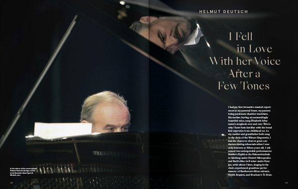 Produktbild: VOICES: Defining Moments in Music And Theater
