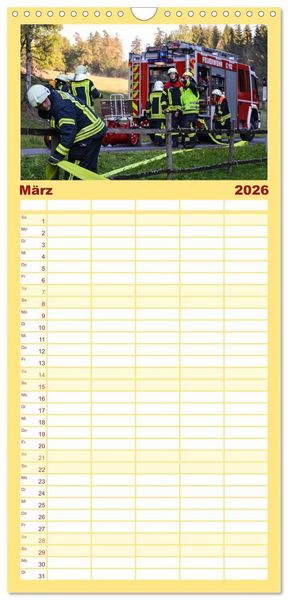 Produktbild: Familienplaner 2026 - FEUERWEHR IM EINSATZ mit 5 Spalten (Wandkalender, 21 x 45 cm) CALVENDO