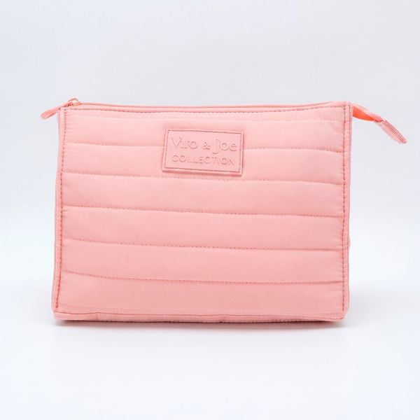 Produktbild: Kosmetiktasche gesteppt mit gummiertem Logo Aufn&auml;her (rose)