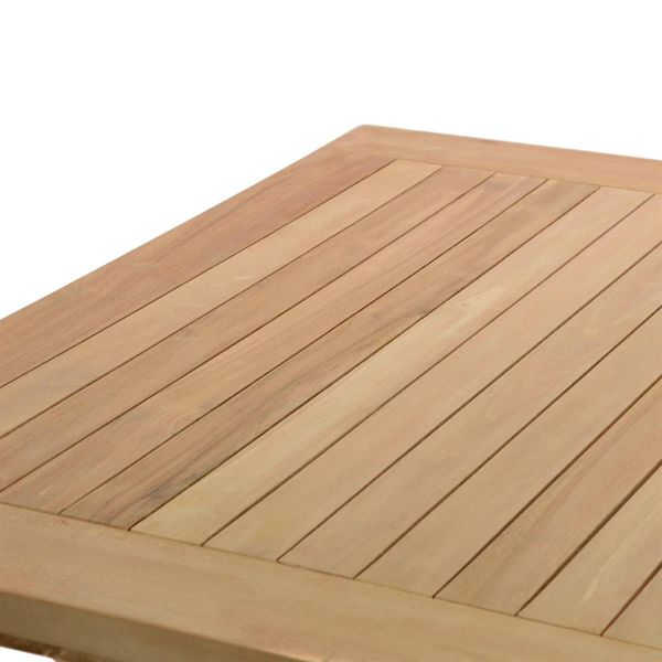 Quadratischer Tisch behandelt