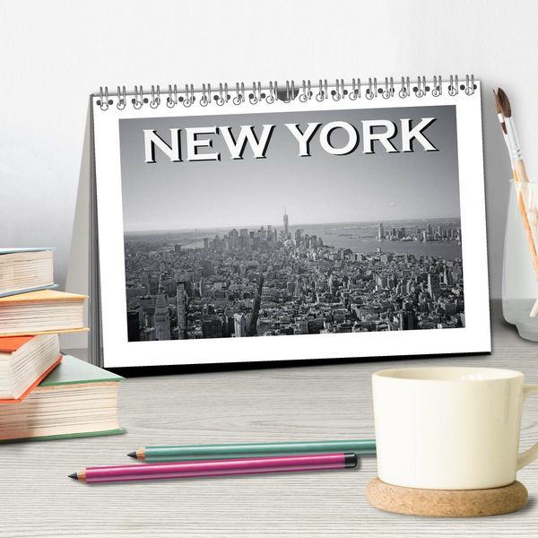 Produktbild: New York in schwarz weiss (Tischkalender 2026 DIN A5 quer), CALVENDO Monatskalender