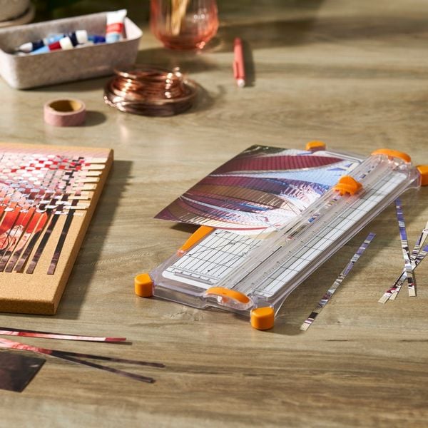 Produktbild: Fiskars Papierschneidemaschine SureCut Papierschneidemaschine A4 - schmale Basis