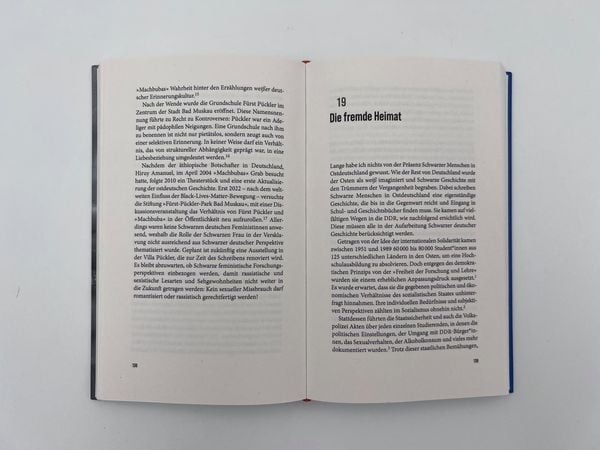 Produktbild: Schwarz. Deutsch. Weiblich.