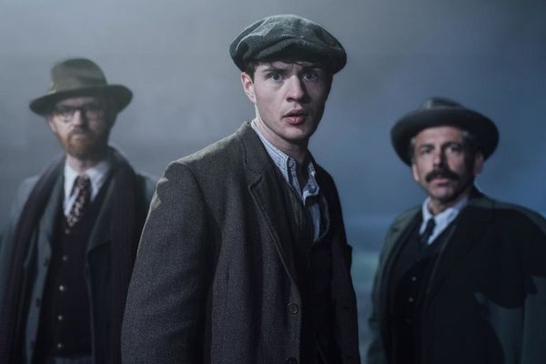 Produktbild: Bookish - Ein Mord spricht B&auml;nde. Die komplette erste Staffel [2 BRs]