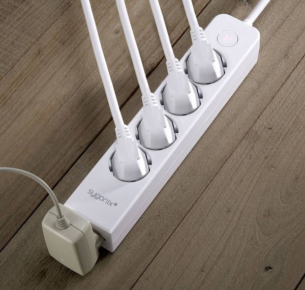 Produktbild: Sygonix SY-4535058 Steckdosenleiste mit Schalter Wei&szlig; Schutzkontakt 1St.