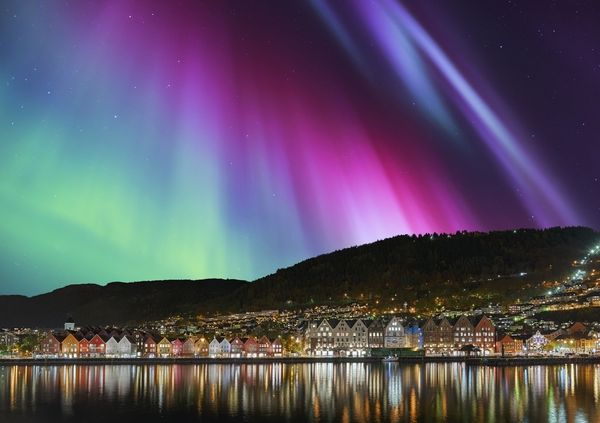 Produktbild: Lais Puzzle Bergen Norwegen mit Nordlicht 1000 Teile