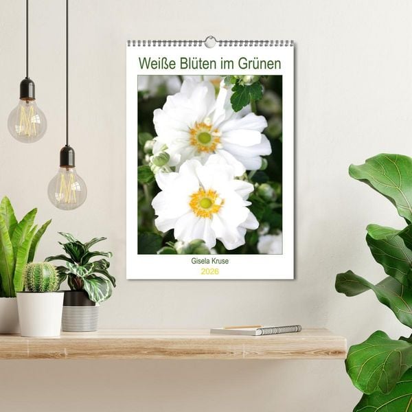 Produktbild: Wei&szlig;e Bl&uuml;ten im Gr&uuml;nen (Wandkalender 2026 DIN A3 hoch), CALVENDO Monatskalender