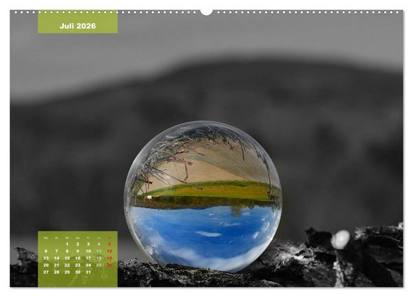 Produktbild: Die bunte Welt in der Kugel - neue Blickwinkel (Wandkalender 2026 DIN A2 quer), CALVENDO Monatskalender