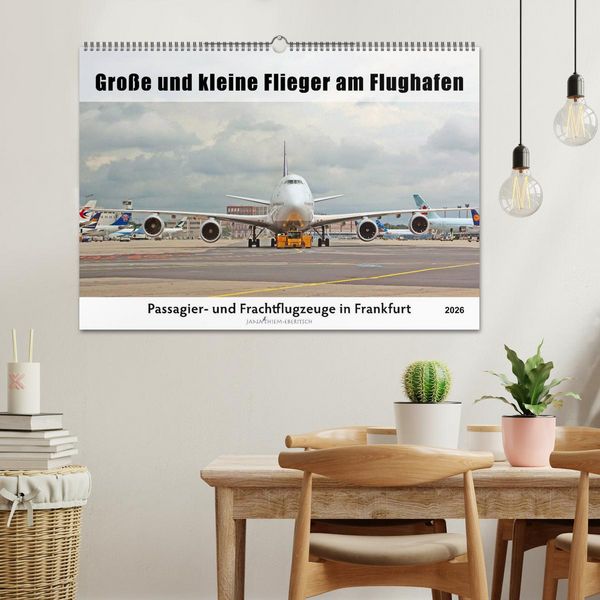 Produktbild: Gro&szlig;e und kleine Flieger am Flughafen (Wandkalender 2026 DIN A2 quer), CALVENDO Monatskalender