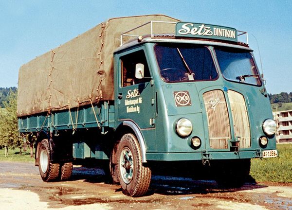 Produktbild: Regenberg, B: Jahrbuch Lastwagen 2025
