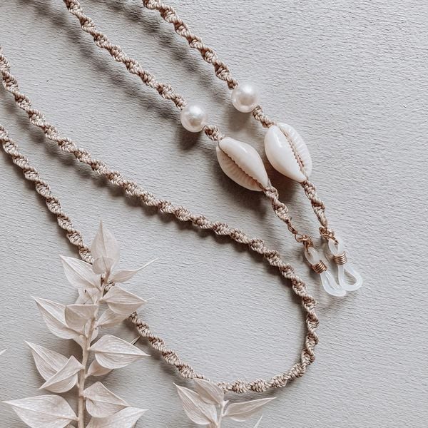 Produktbild: Modische Accessoires kn&uuml;pfen