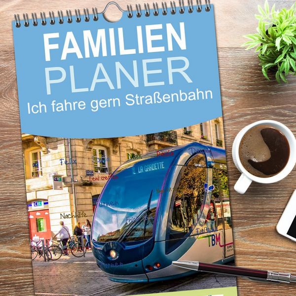 Produktbild: Familienplaner 2026 - Ich fahre gern Stra&szlig;enbahn mit 5 Spalten (Wandkalender, 21 x 45 cm) CALVENDO