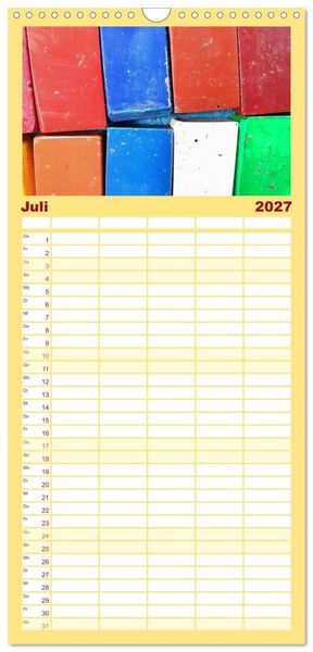 Produktbild: Familienplaner 2027 - Atelierimpressionen - Des K&uuml;nstlers Handwerkzeug im Portrait mit 5 Spalten (Wandkalender, 21 x 45 cm) CALVENDO