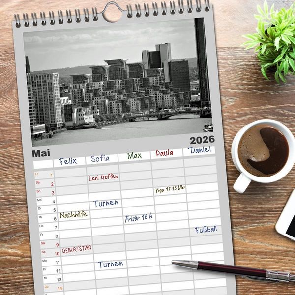 Produktbild: Familienplaner 2026 - London in Schwarz-Wei&szlig; mit 5 Spalten (Wandkalender, 21 x 45 cm) CALVENDO
