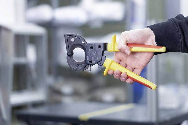 Produktbild: Wiha 46674 Kabelschneider Geeignet f&uuml;r (Abisoliertechnik) Alu- und Kupferkabel, ein- und mehrdr&auml;htig 34 mm 300 mm&sup2;