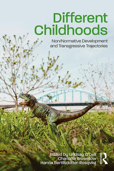 Produktbild: Different Childhoods
