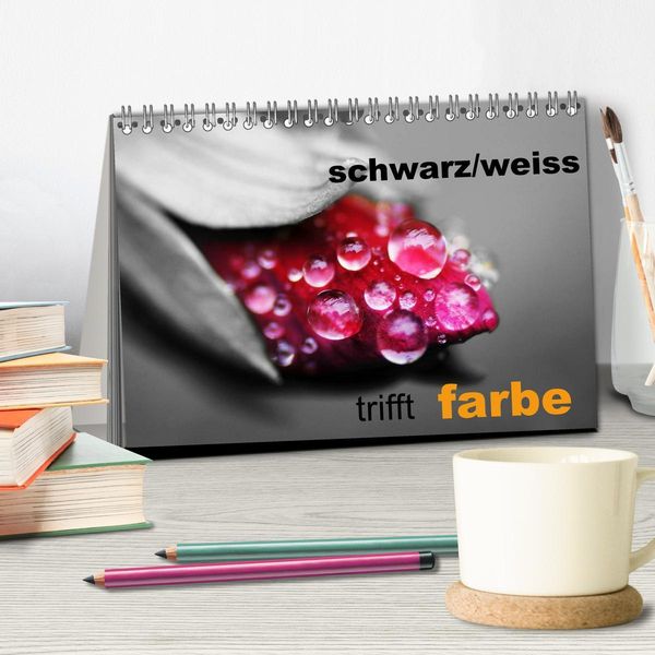Produktbild: schwarz/wei&szlig; trifft farbe (Tischkalender 2026 DIN A5 quer), CALVENDO Monatskalender
