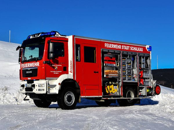 Produktbild: CALVENDO Puzzle Lentner Hilfeleistungsl&ouml;schgruppenfahrzeug HLF 20 / Freiwillige Feuerwehr Schalkau | 1000 Teile Lege-Gr&ouml;&szlig;e 64x48cm Foto-Puzzle f&uuml;r gl&uuml;