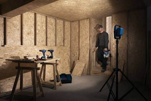 Produktbild: Bosch Professional GLI18V-3000 Akku-LED-Arbeitsleuchte 06014A8100
