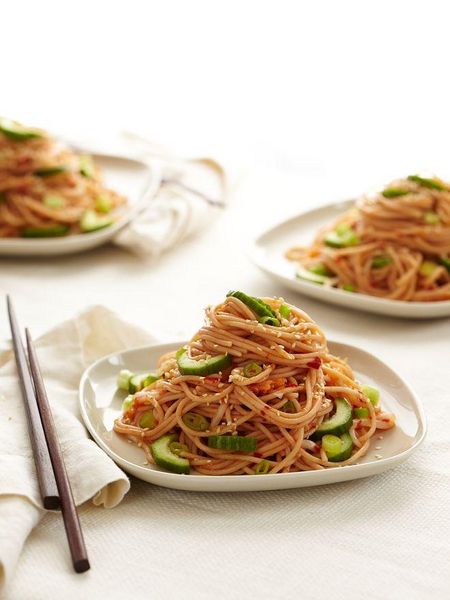 Produktbild: Forks Over Knives - The Cookbook