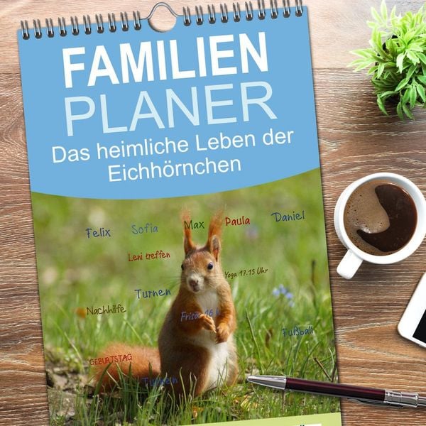 Produktbild: Familienplaner 2026 - Das heimliche Leben der Eichh&ouml;rnchen mit 5 Spalten (Wandkalender, 21 x 45 cm) CALVENDO