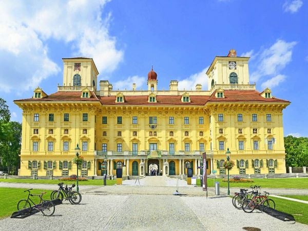 Produktbild: CALVENDO Puzzle Burgenland - Schloss Esterhazy | 1000 Teile Lege-Gr&ouml;&szlig;e 64x48cm Foto-Puzzle f&uuml;r gl&uuml;ckliche Stunden