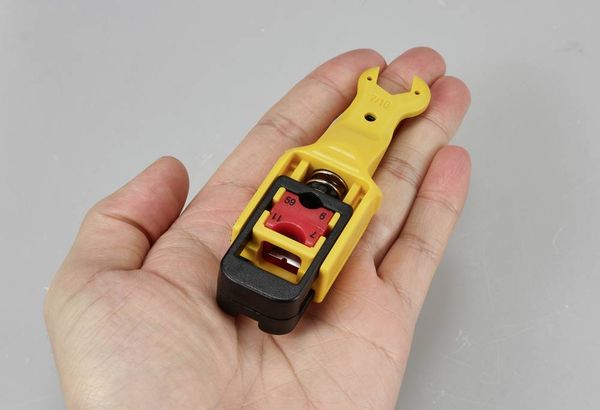 Produktbild: TRU COMPONENTS TC-11992200 Abisolierer f&uuml;r RG 59/6/7/11 Koaxkabel Abisolierl&auml;nge: 6.35 mm 1 St.