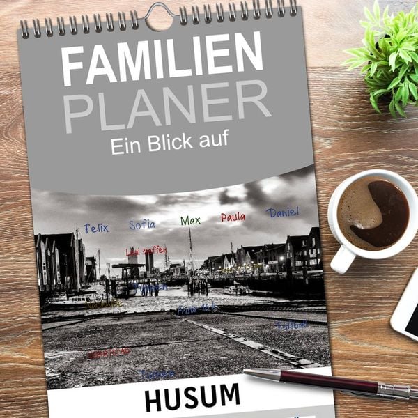 Produktbild: Familienplaner 2026 - Ein Blick auf Husum mit 5 Spalten (Wandkalender, 21 x 45 cm) CALVENDO