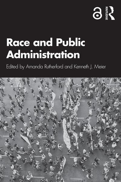 Produktbild: Race and Public Administration