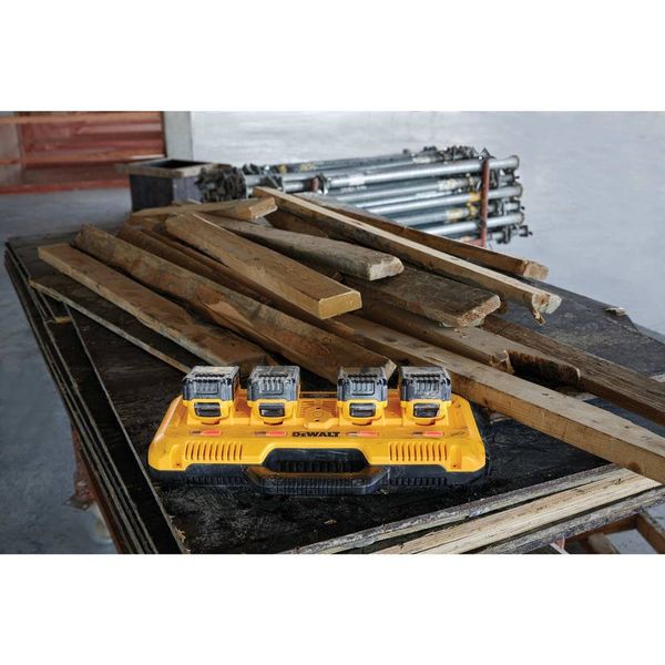 Produktbild: DEWALT DCB104 Schnellladeger&auml;t DCB104-QW