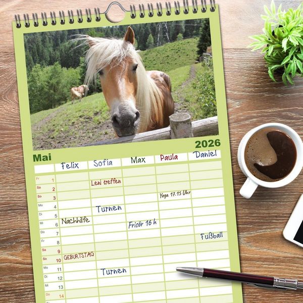 Produktbild: Familienplaner 2026 - Alpenpferde mit 5 Spalten (Wandkalender, 21 x 45 cm) CALVENDO