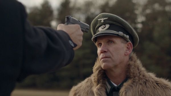 Produktbild: Betrayal - Zwischen den Fronten