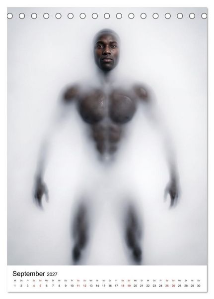 Produktbild: Floating Men - maskuliner K&ouml;rperbau in vollkommener Entspannung (Tischkalender 2027 DIN A5 hoch), CALVENDO Monatskalender
