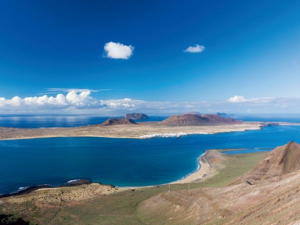 Produktbild: CALVENDO Puzzle Blick auf La Graciosa v. Mirador del Rio | 1000 Teile Lege-Gr&ouml;&szlig;e 64x48cm Foto-Puzzle f&uuml;r gl&uuml;ckliche Stunden