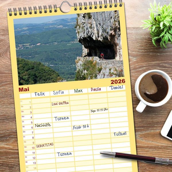 Produktbild: Familienplaner 2026 - Alpenp&auml;sse auf dem Rennrad Vol. 1 mit 5 Spalten (Wandkalender, 21 x 45 cm) CALVENDO