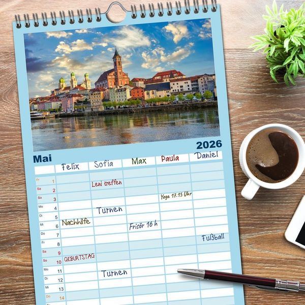 Produktbild: Familienplaner 2026 - Die sch&ouml;ne blaue Donau mit 5 Spalten (Wandkalender, 21 x 45 cm) CALVENDO