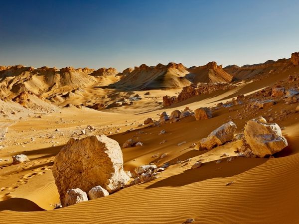 Produktbild: CALVENDO Puzzle Wuestenlandschaft an der alten Karawanenstrasse nahe der Oase Dachla, Libysche Wueste, Aegypten, Afrika | 1000 Teile Lege-Gr&ouml;&szlig;e 64x48cm Foto-Puzzle f&uuml;r gl&uuml;ckliche Stunden