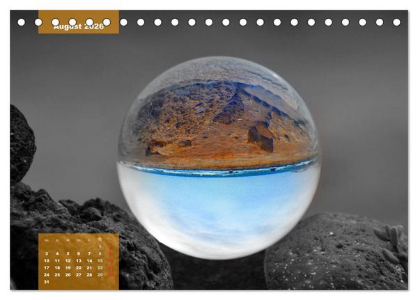 Produktbild: Die bunte Welt in der Kugel - neue Blickwinkel (Tischkalender 2026 DIN A5 quer), CALVENDO Monatskalender