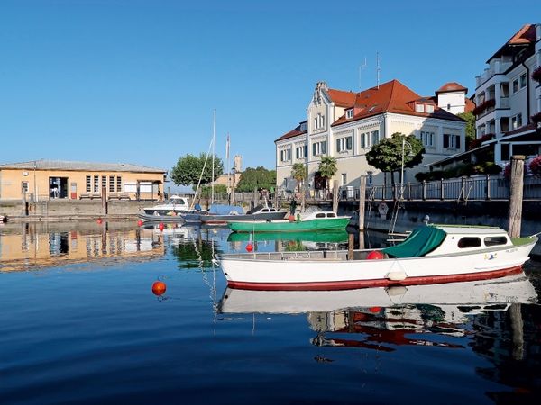 Produktbild: CALVENDO Puzzle Langenargen - Gondelhafen 1000 Teile Puzzle quer | 1000 Teile Lege-Gr&ouml;&szlig;e 64 &times; 48 cm Foto-Puzzle f&uuml;r gl&uuml;ckliche Stunden